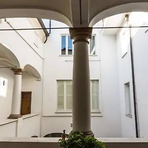  Apartment Lo Specchio Italy