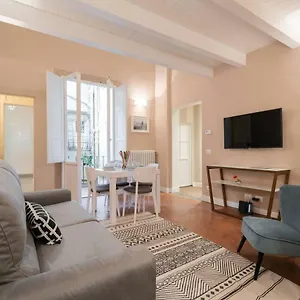  Apartment Scala Via Borgo Pinti