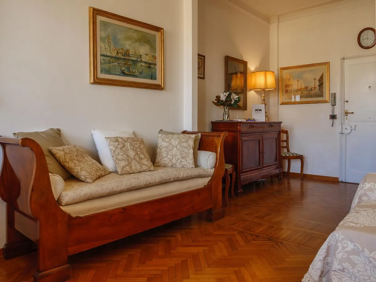 Ponte Vecchio Terrace Apartment Florence 0*,  Italy