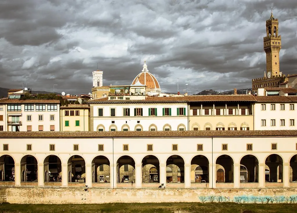 Ponte Vecchio Terrace Apartment Florence