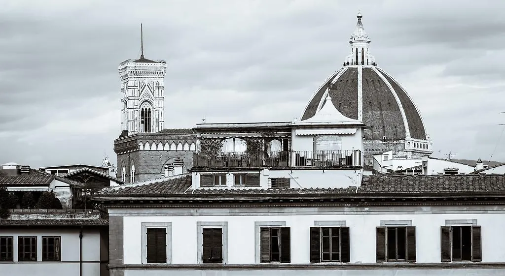 Ponte Vecchio Terrace Apartment Florence
