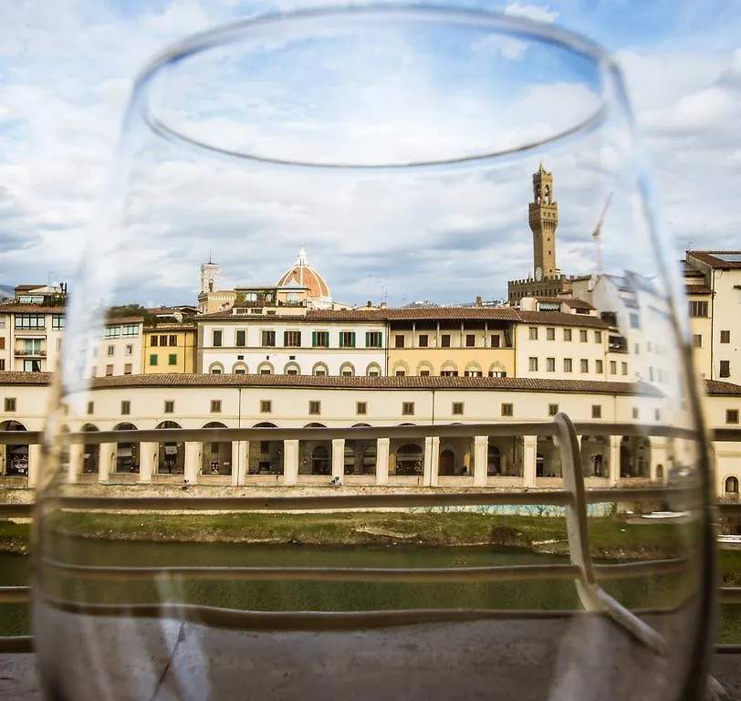 Ponte Vecchio Terrace Apartment Florence