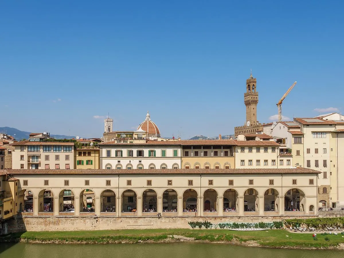 Ponte Vecchio Terrace Apartment Florence
